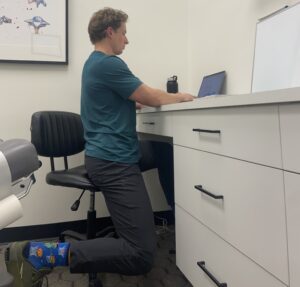 Seated hip flexor stretch